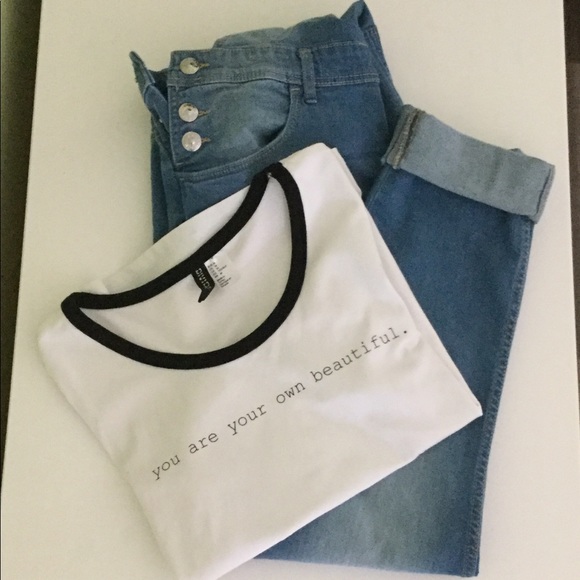 Cute Spring Outfit 🦋 ( NWOT ) - Picture 1 of 3